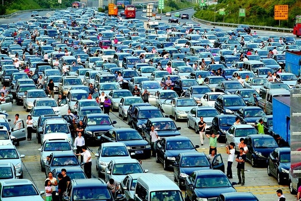 國慶歸來，良辰有100種理由讓您備一個(gè)汽車啟動(dòng)電源！